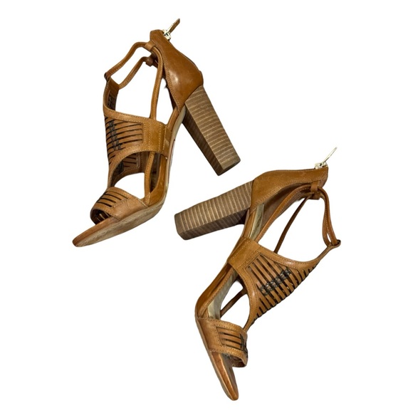 Leather woven Vince Camuto block heels - Picture 1 of 7